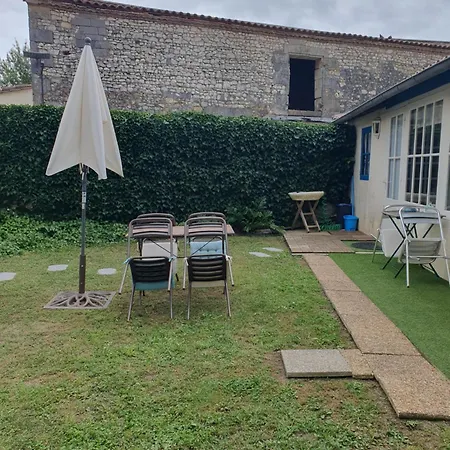 Holiday home La Maison De Jeanne Lesparre-Medoc