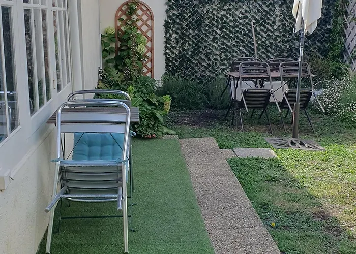 La Maison De Jeanne בית נופש Lesparre-Médoc